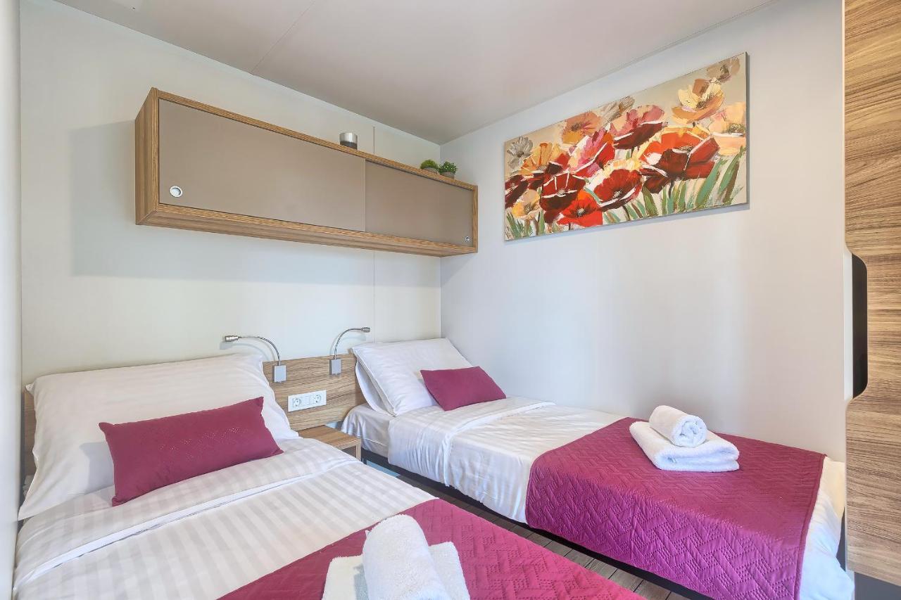 Total Escape Mobile Nera Camp Porton Biondi Holiday home