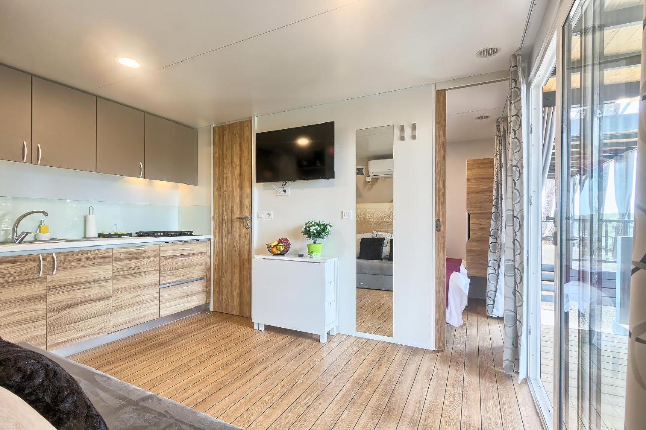 Total Escape Mobile Nera Camp Porton Biondi Holiday home